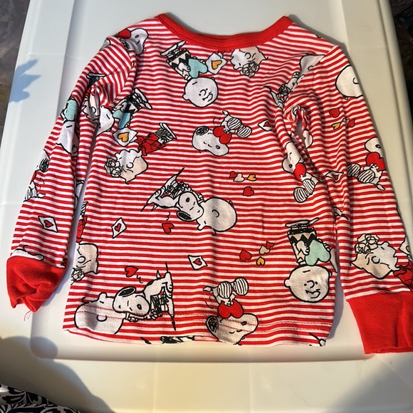 PEANUTS SHIRT 4T gently used with snoopy love is in the air - Picture 4 of 5